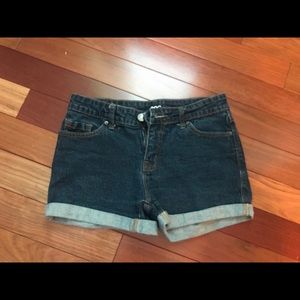 NWOT Urban Outfitters Alexa midrise shorts size 27